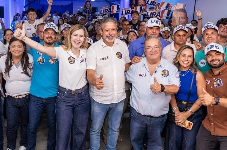 ALIANÇA REGIONAL – Com apoio de prefeitos, Arthur Lira amplia articulação eleitoral no Litoral Norte ALIANÇA REGIONAL – Com apoio de prefeitos, Arthur Lira amplia articulação eleitoral no Litoral Norte