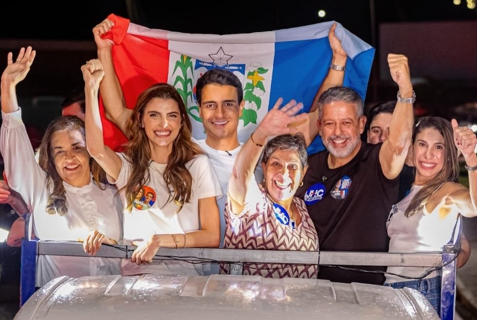 CARREATA ELEITORAL – Arthur Lira e JHC dão início à campanha com mobilização pelas ruas de Maceió CARREATA ELEITORAL – Arthur Lira e JHC dão início à campanha com mobilização pelas ruas de Maceió