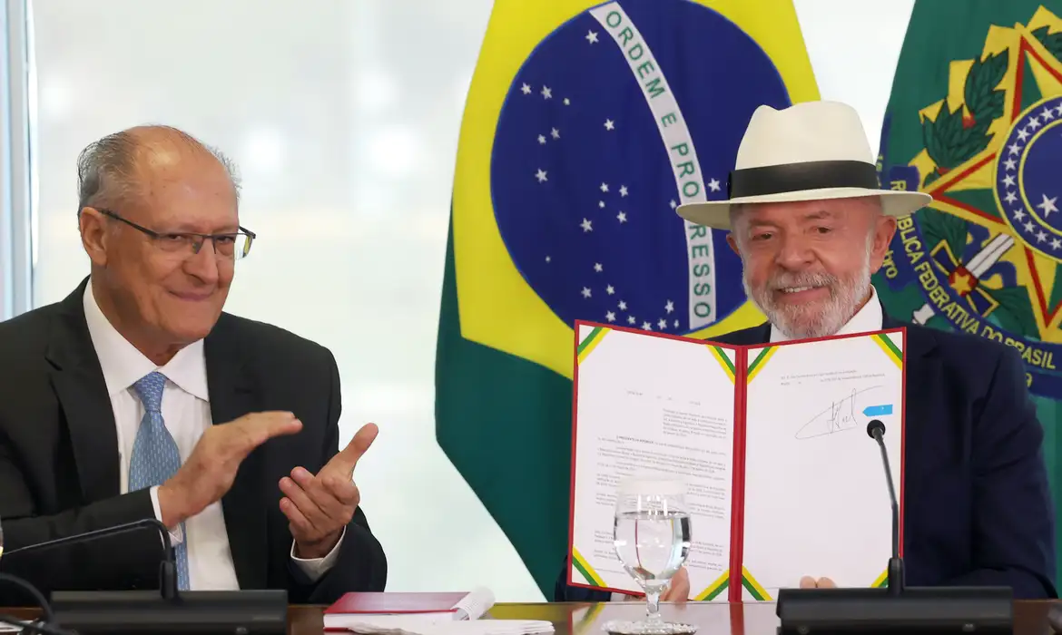 Lula oficializa acordo entre Mercosul e União Europeia
