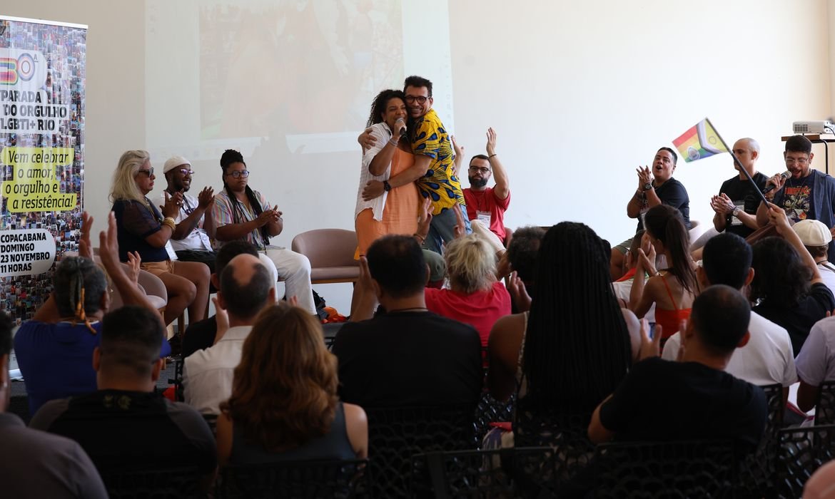 Encontro de Paradas LGBT+ no Rio busca unir forças por direitos Encontro de Paradas LGBT+ no Rio busca unir forças por direitos