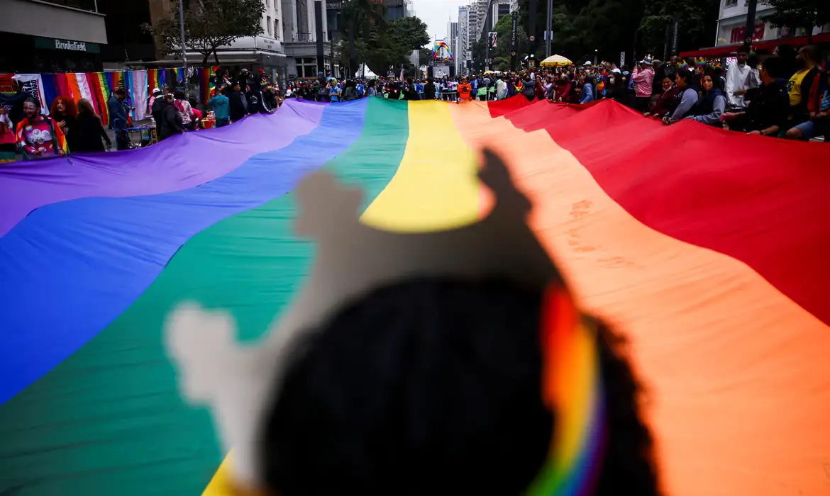 Parada do Orgulho LGBT+ de SP foca na importância do voto em 2026