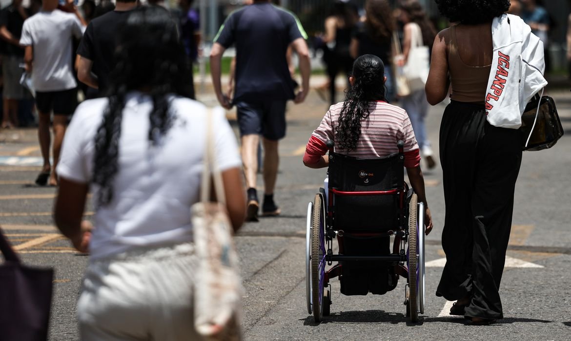Isenção da taxa do Enem 2026 pode ser solicitada até quinta-feira