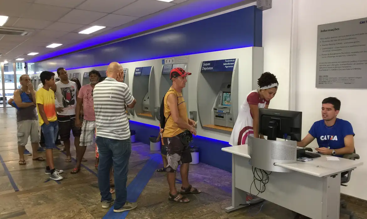 Feriadão do Dia do Trabalhador: O que funciona e o que não funciona