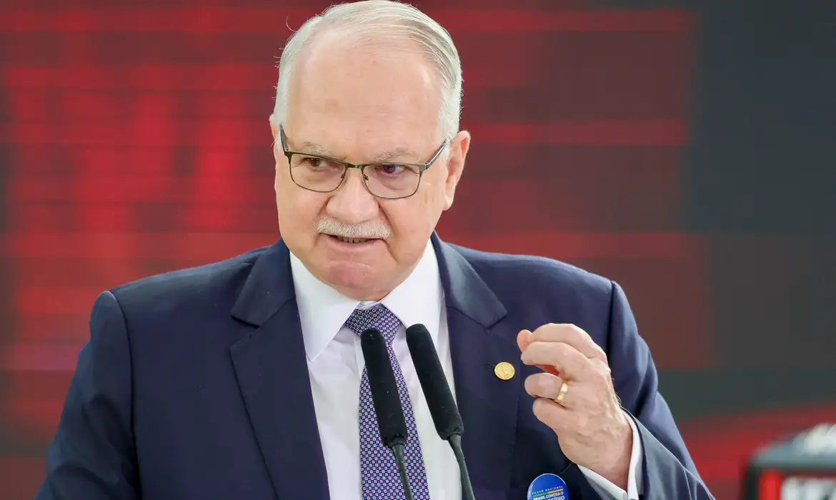 Fachin respeita decisão do Senado sobre Jorge Messias