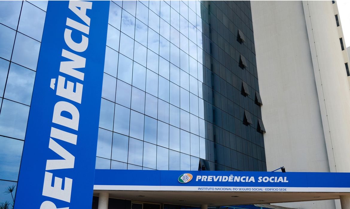 INSS reduz fila de espera em 16% e apresenta novas ações