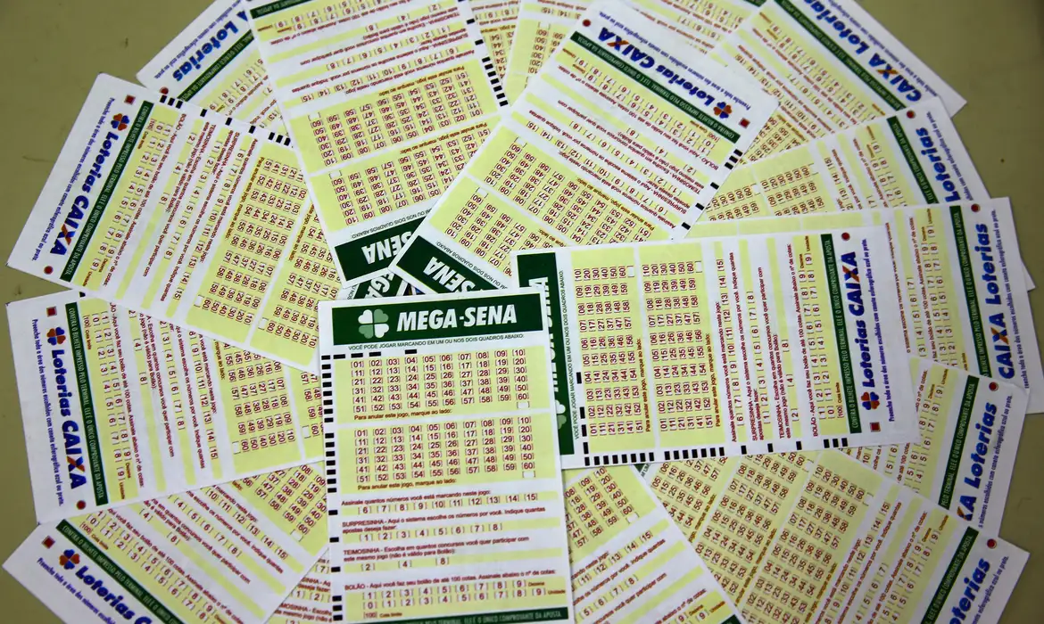 Mega-Sena com prêmio de R$ 100 milhões será sorteada hoje Mega-Sena com prêmio de R$ 100 milhões será sorteada hoje