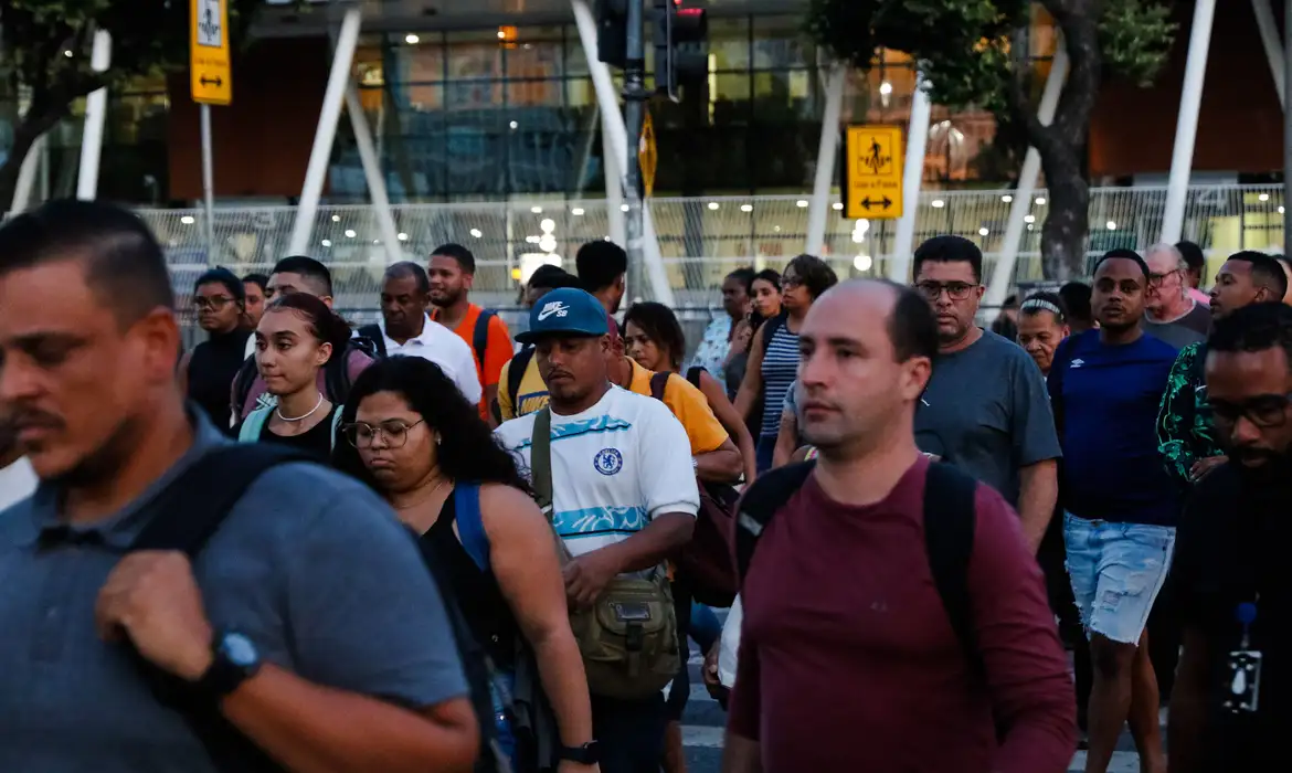 Menor taxa de desemprego é registrada no primeiro trimestre de 2026