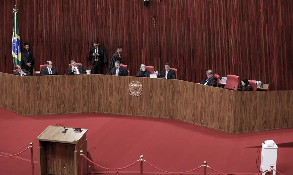 Governador de Roraima tem mandato cassado pelo TSE