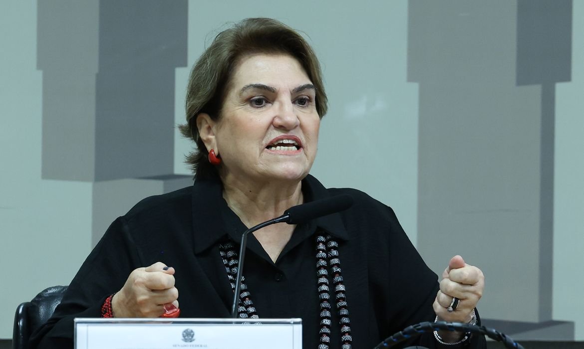 Ministra defende mudança em jornada de trabalho para mulheres