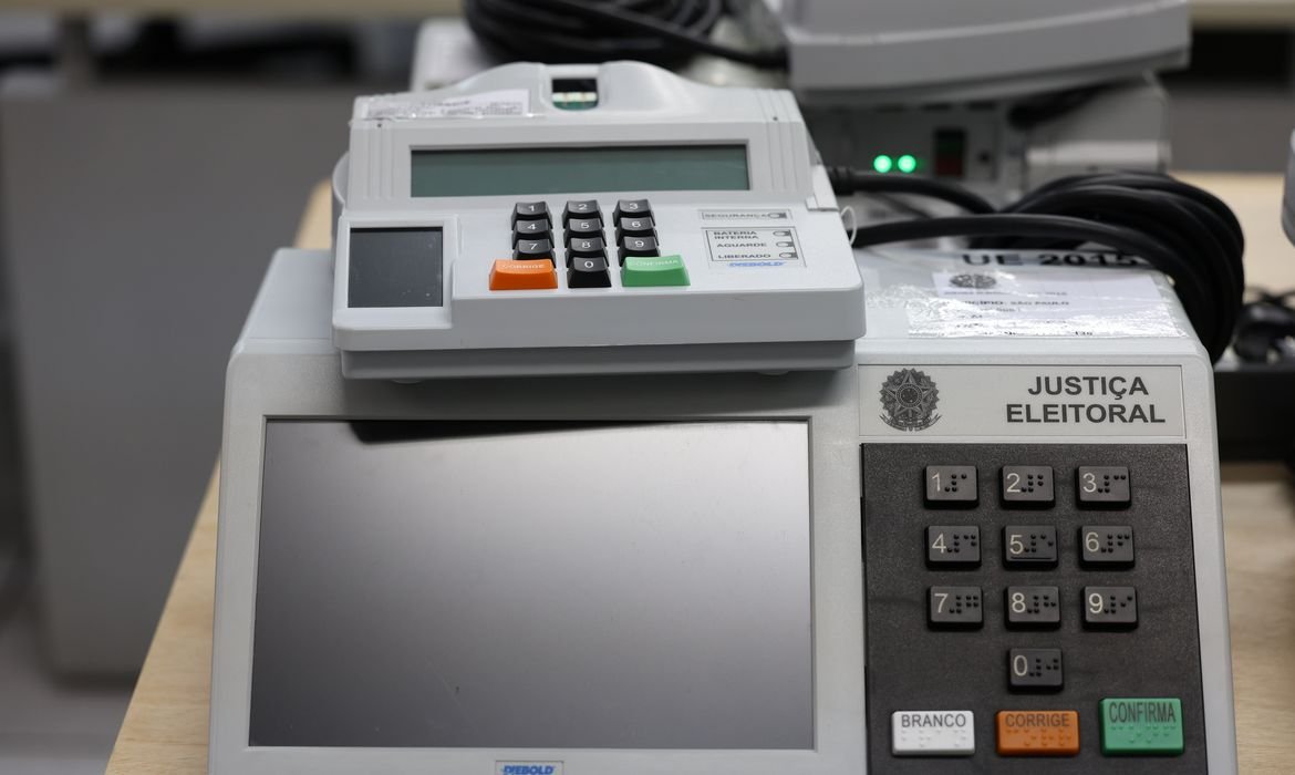 Estudo revela desinformação sobre urnas eletrônicas nas eleições