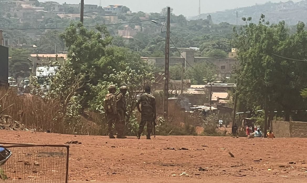 Cresce a tensão em Bamako com a ofensiva jihadista
