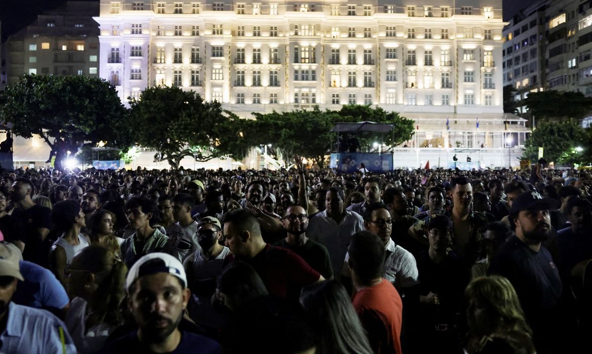 Show de Shakira em Copacabana acontece sem ocorrências graves