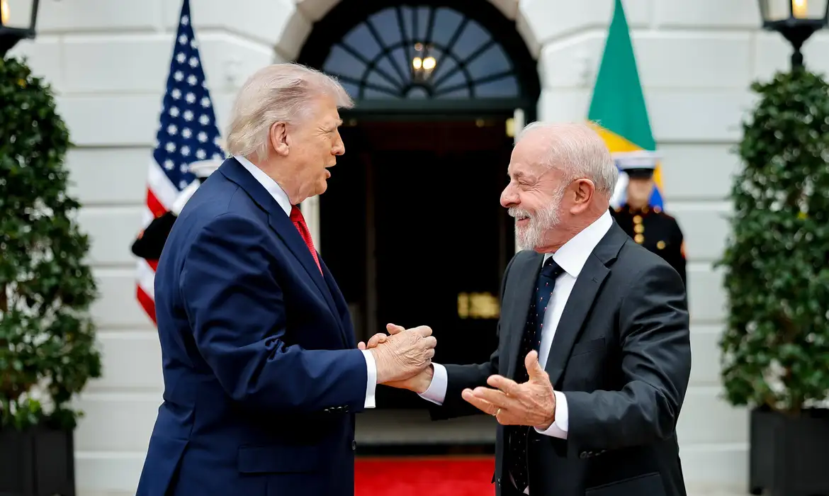Lula discute relação com Trump e defende respeito mútuo