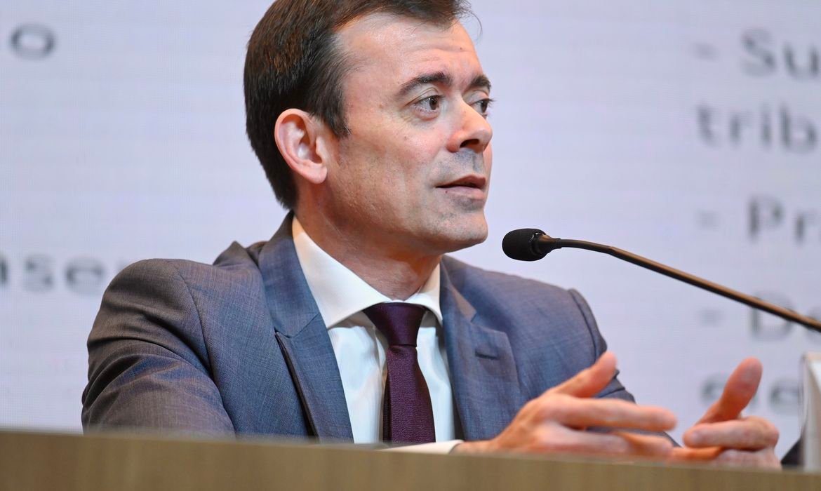 Governo restringe apostas no programa Desenrola Fies