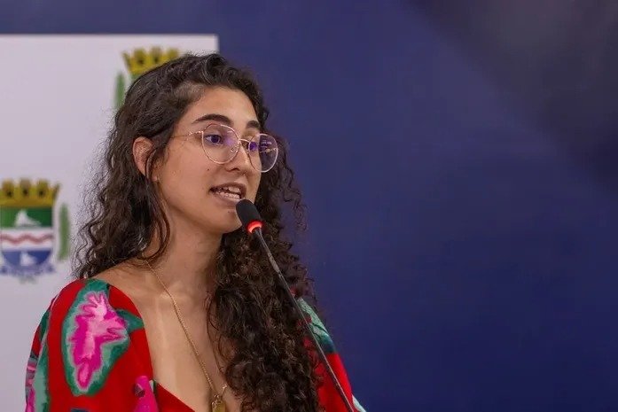 MENTIRAS GIGANTESCAS: Quanto maior a obra, maior a mentira, afirma Teca Nelma em denúncia contra JHC; veja