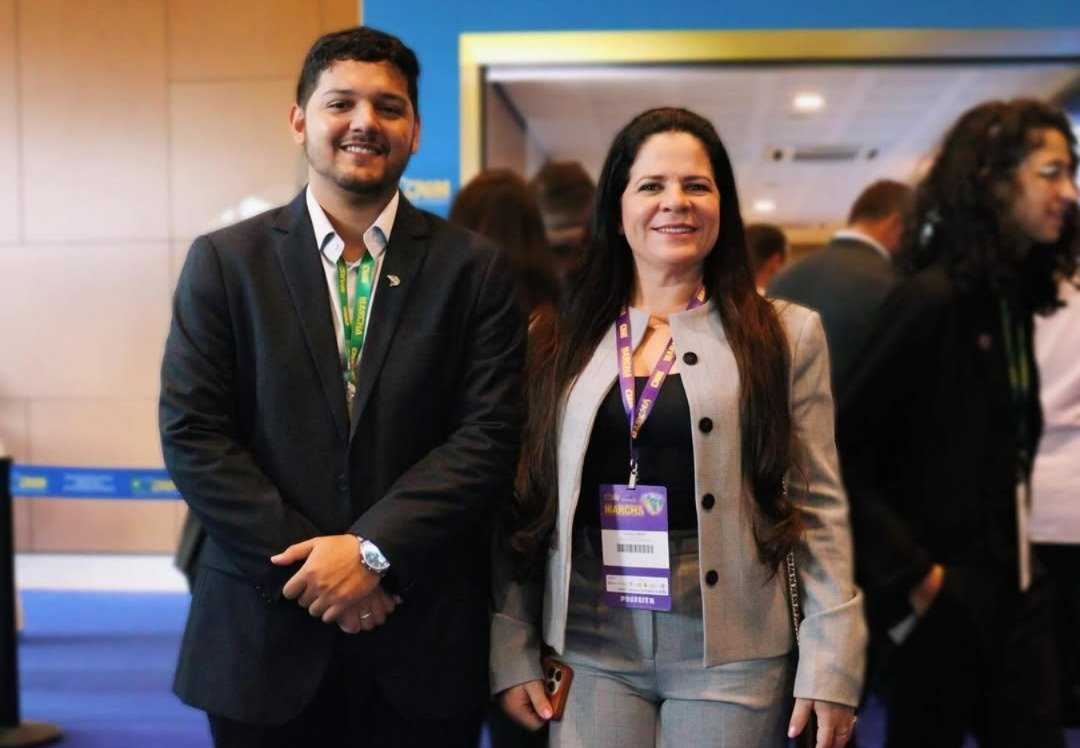 Prefeita Lívia Carla reforça compromisso com Barra de Santo Antônio durante participação na XXVII Marcha dos Municípios