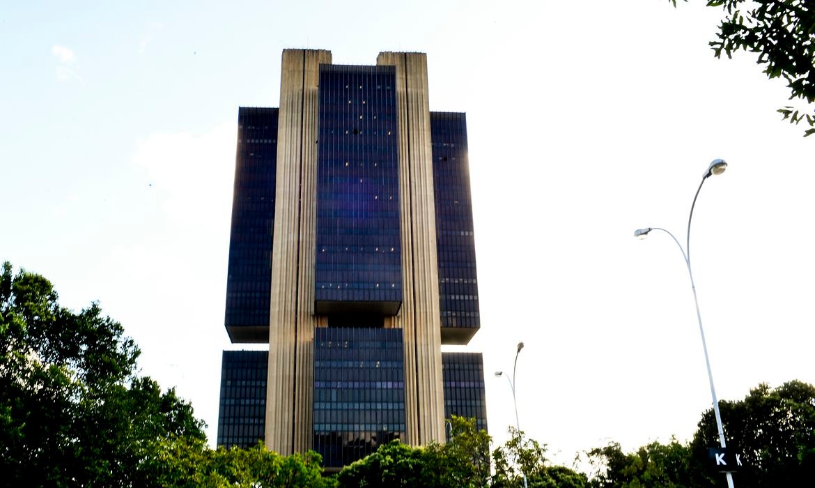 Banco Central mantém Selic em 14,5% diante de incertezas globais