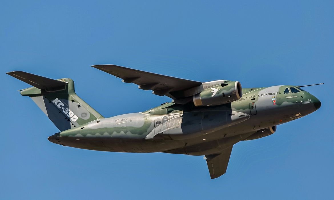 Embraer fecha contrato para venda de C-390 para Emirados Árabes