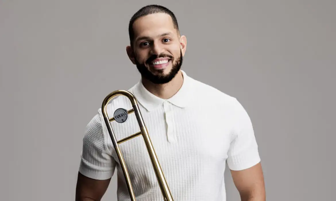 Rádio MEC transmite live com trombonista Felipe Brito