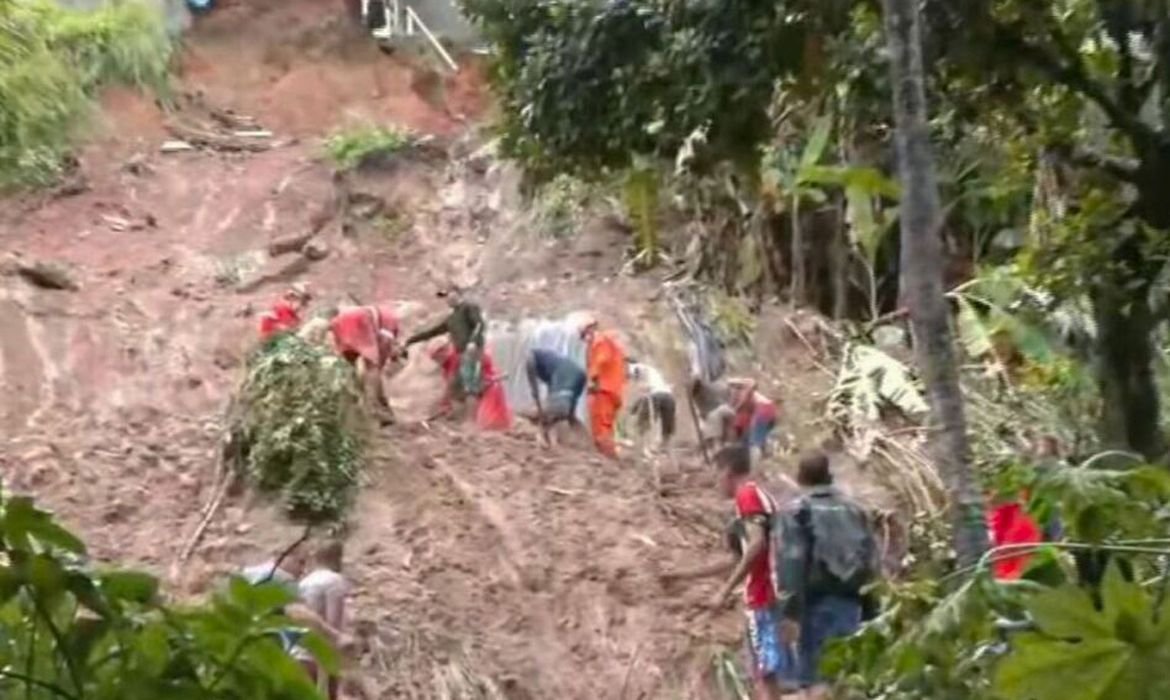 Governo Lula mobiliza ajuda federal para cidades em PE afetadas por chuvas