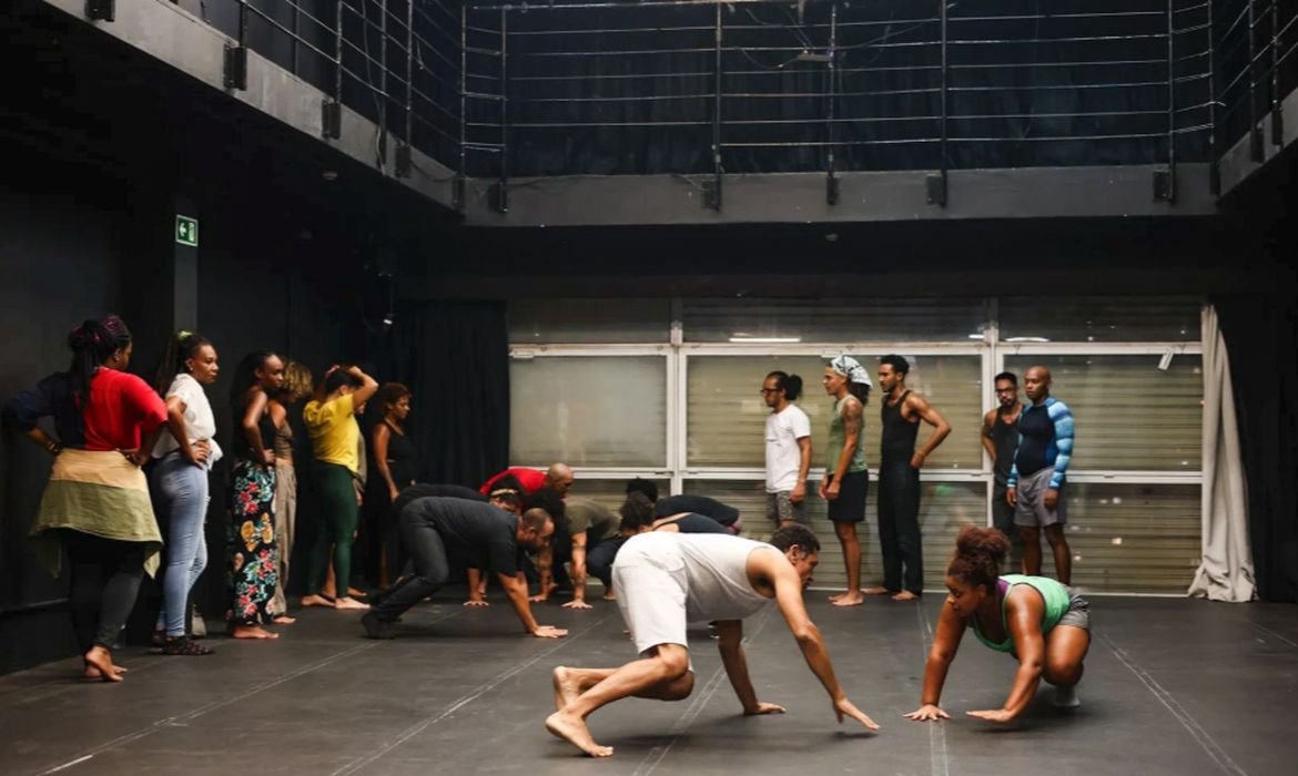Inscrições abertas para curso de teatro em SP até 15 de maio