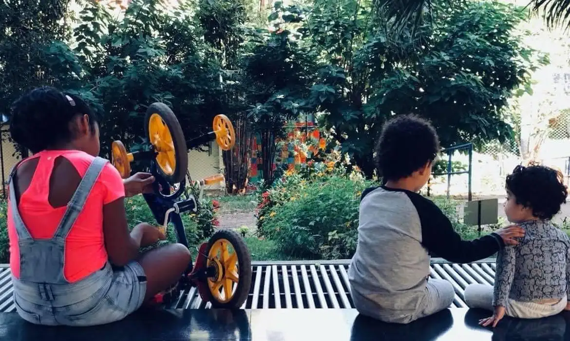 Rio de Janeiro revoga norma sobre adoção e proteção infantil