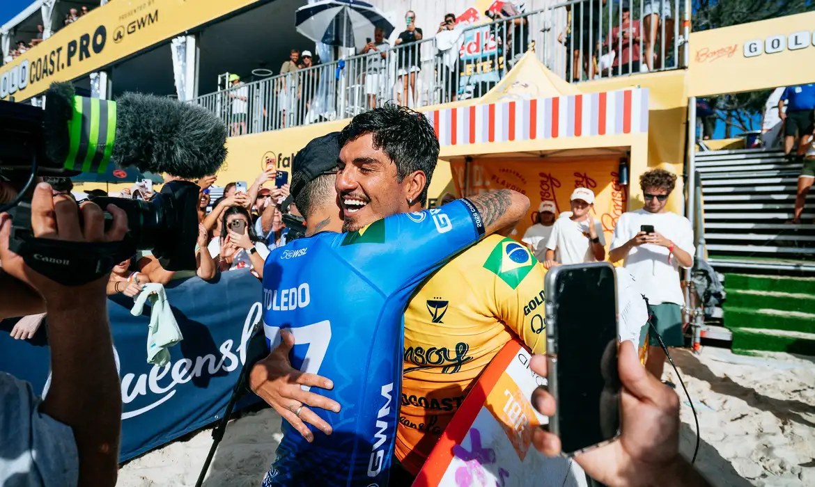 Brasileiros avançam no Circuito Mundial de Surfe na Nova Zelândia