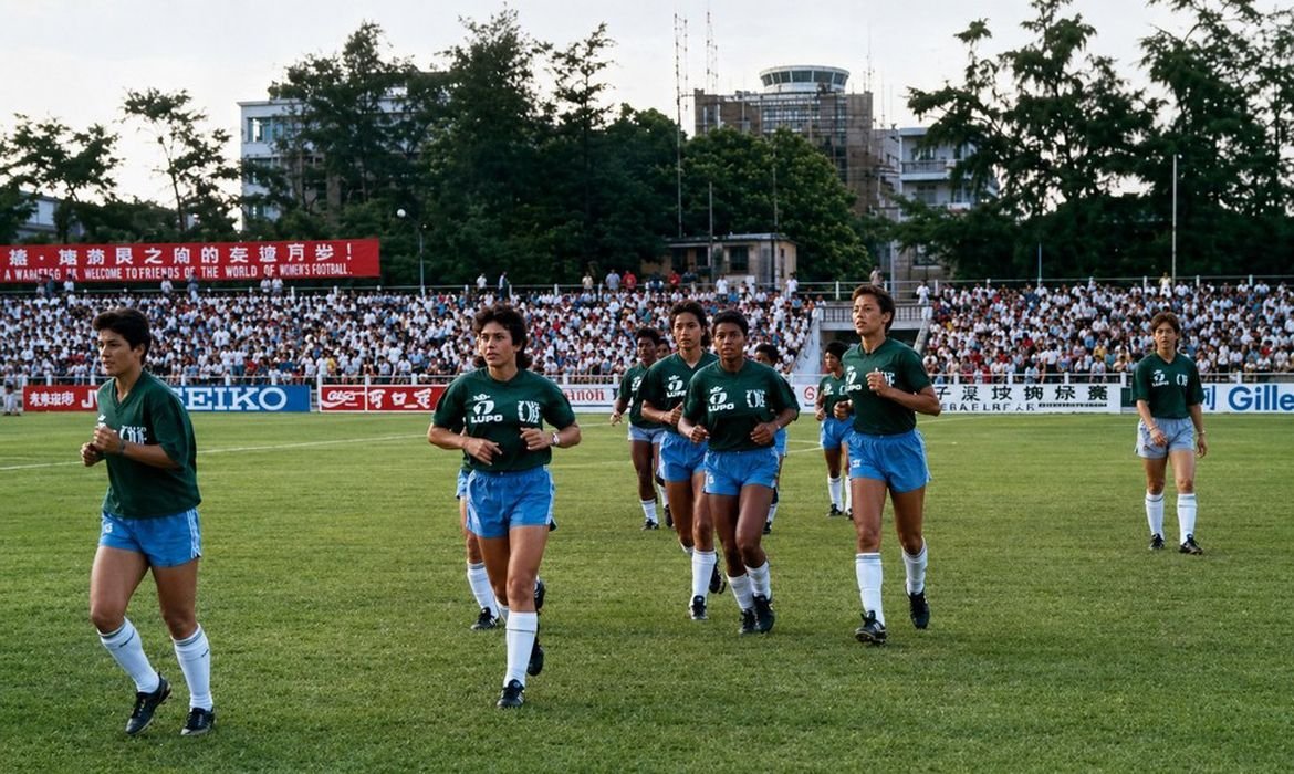 Pioneiras do futebol feminino ganham reconhecimento com nova lei Pioneiras do futebol feminino ganham reconhecimento com nova lei