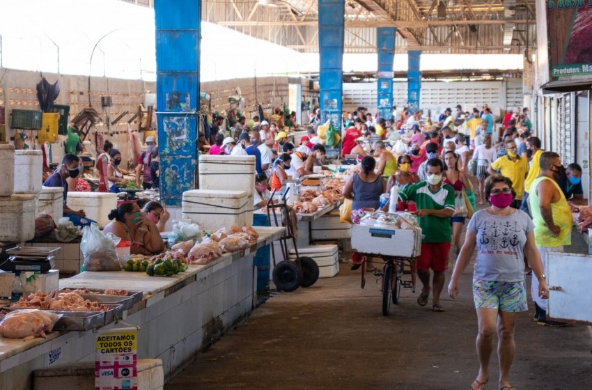 ASSISTA AO VÍDEO: Ambulantes denunciam “inauguração fake” no Mercado da Produção e cobram JHC e Rodrigo