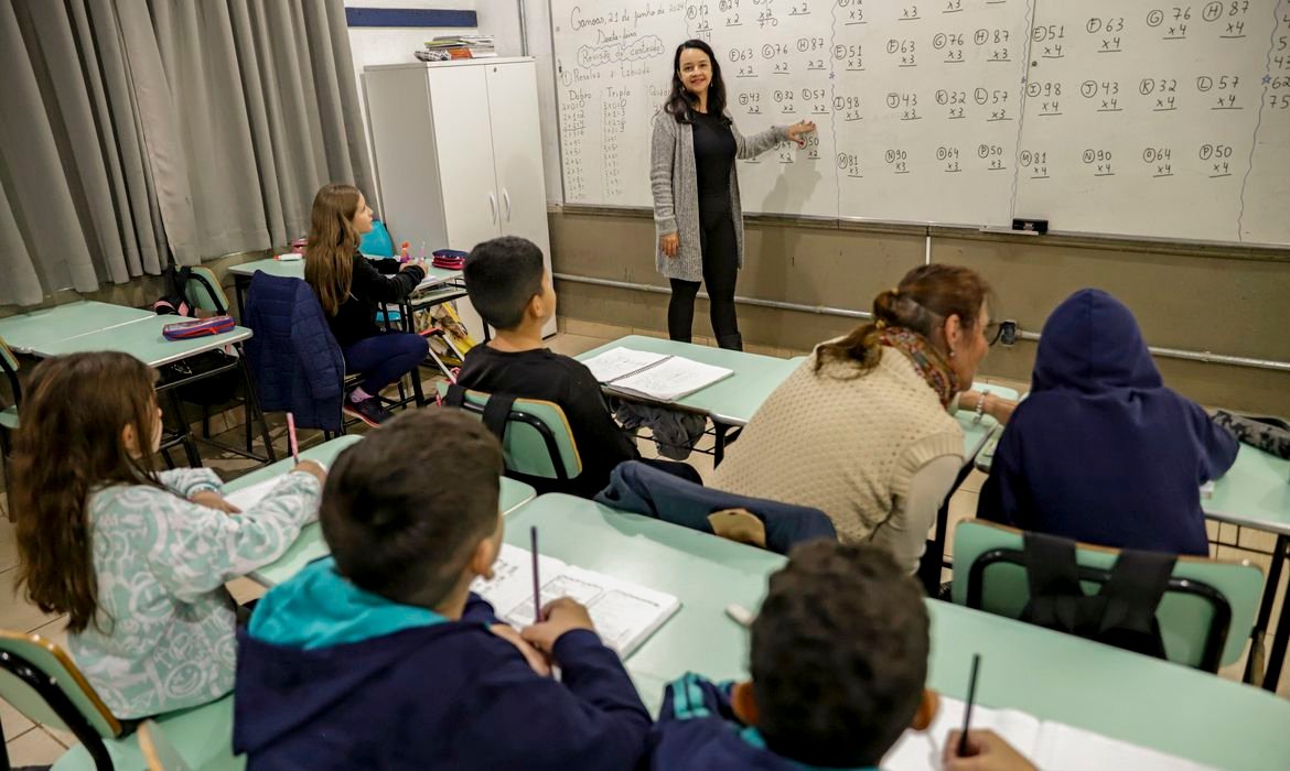 Curso de aperfeiçoamento para professores de matemática