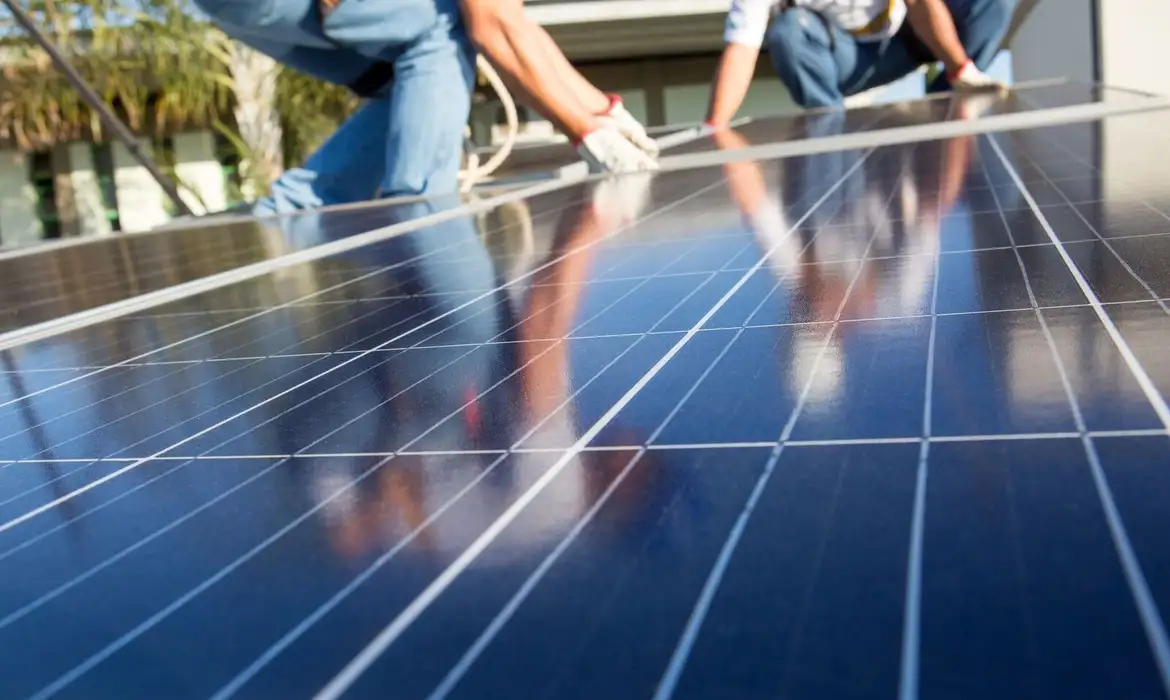 Setor de energia solar emite R$ 300 bilhões em investimentos