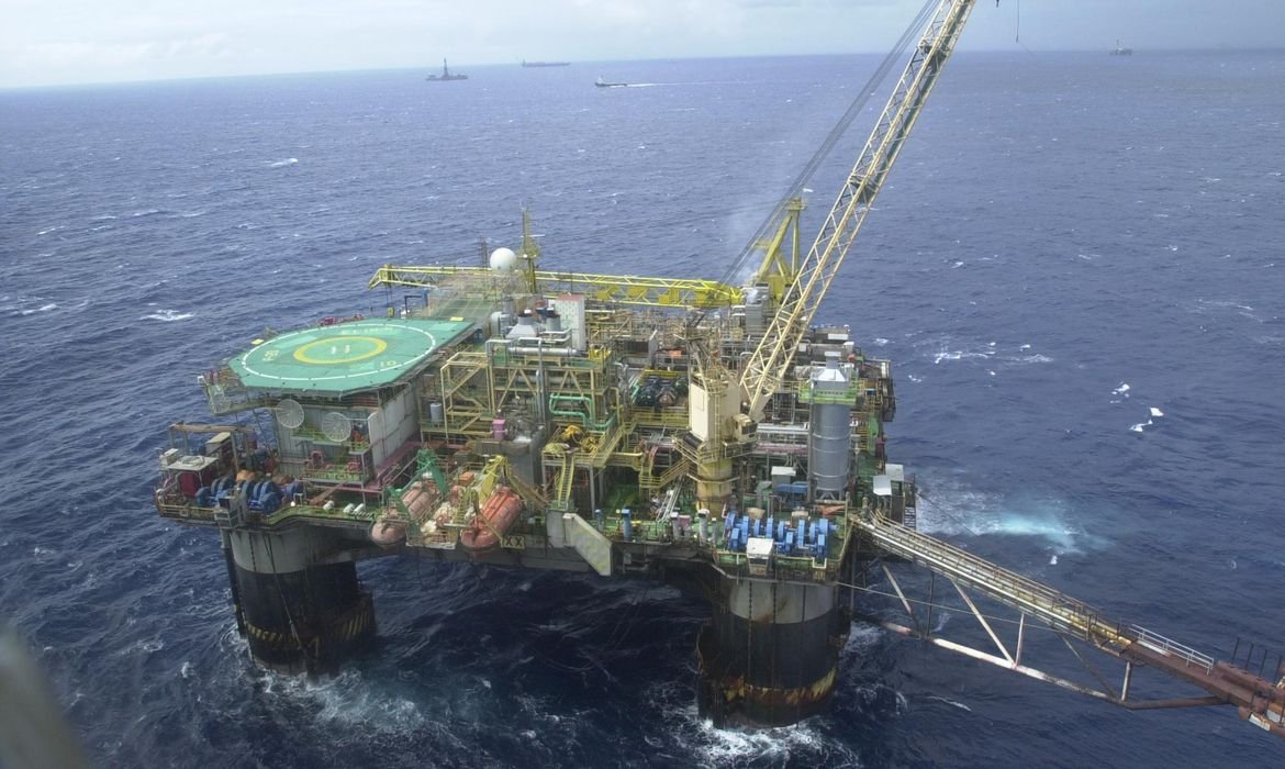 Brasil registra recorde de produção de petróleo em março