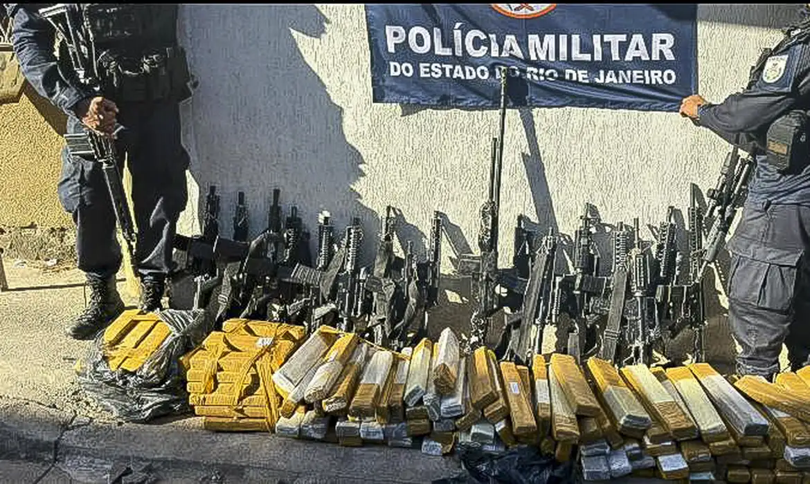Polícia militar realiza apreensão de armamentos no Rio