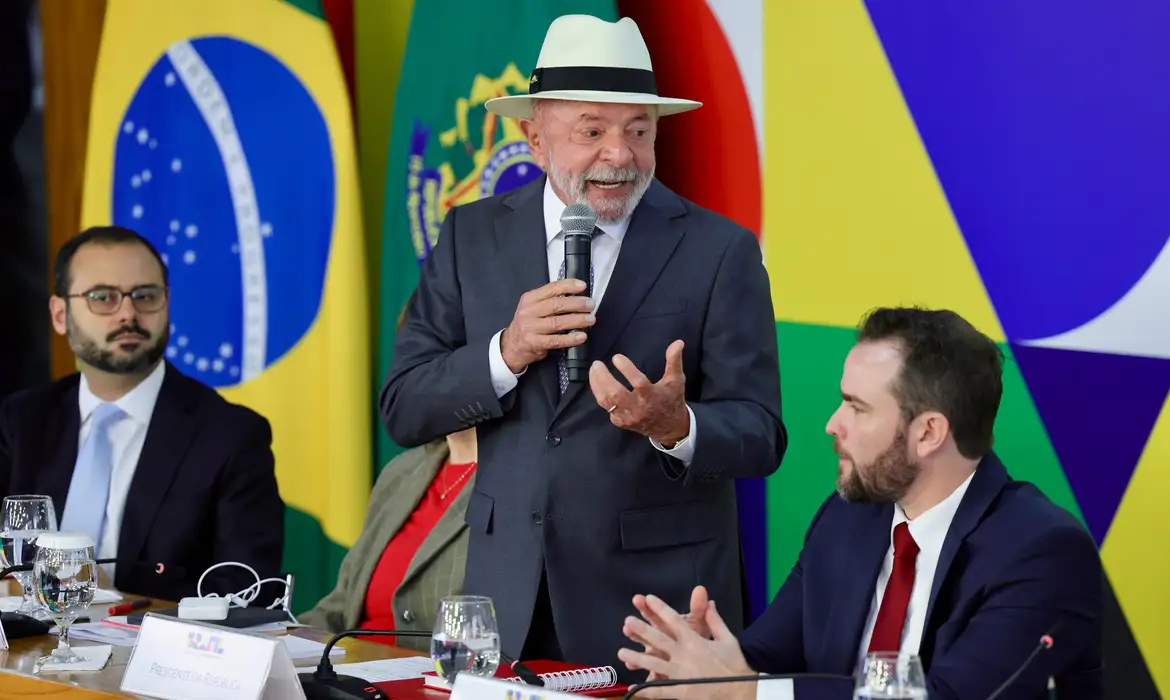 Lula apresenta Desenrola Brasil para quitação de dívidas