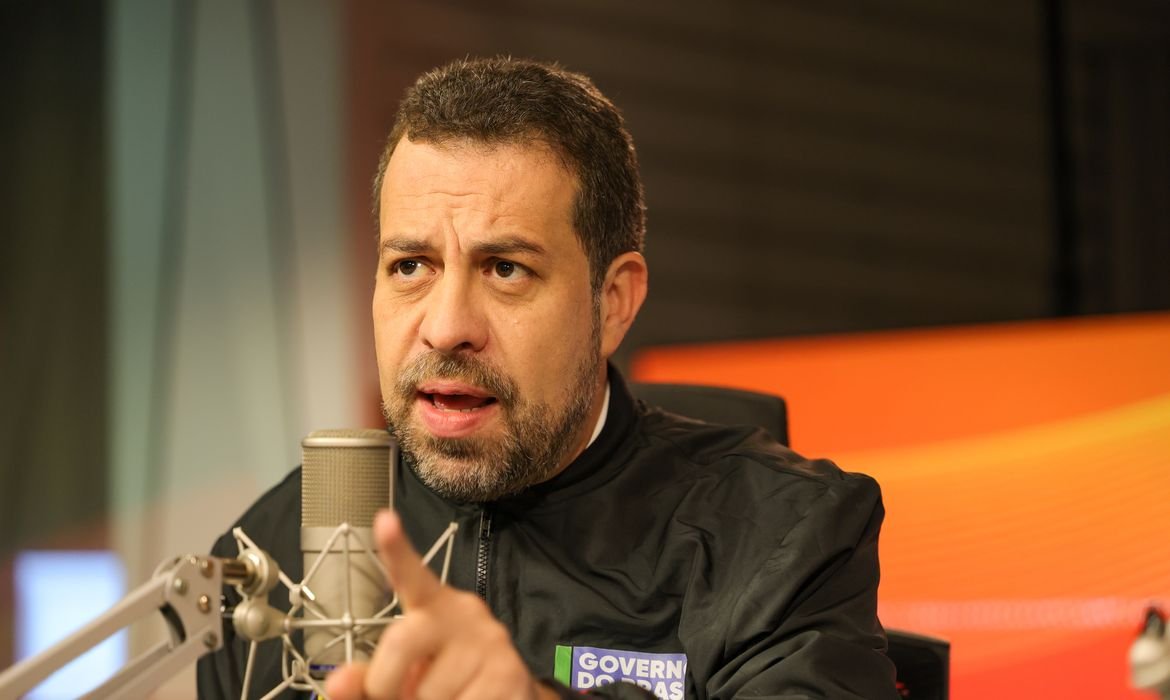 Boulos critica resistência ao fim da jornada 6 por 1