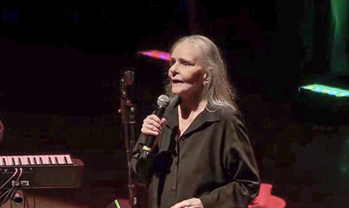 Show inédito homenageia Angela Ro Ro na TV Brasil