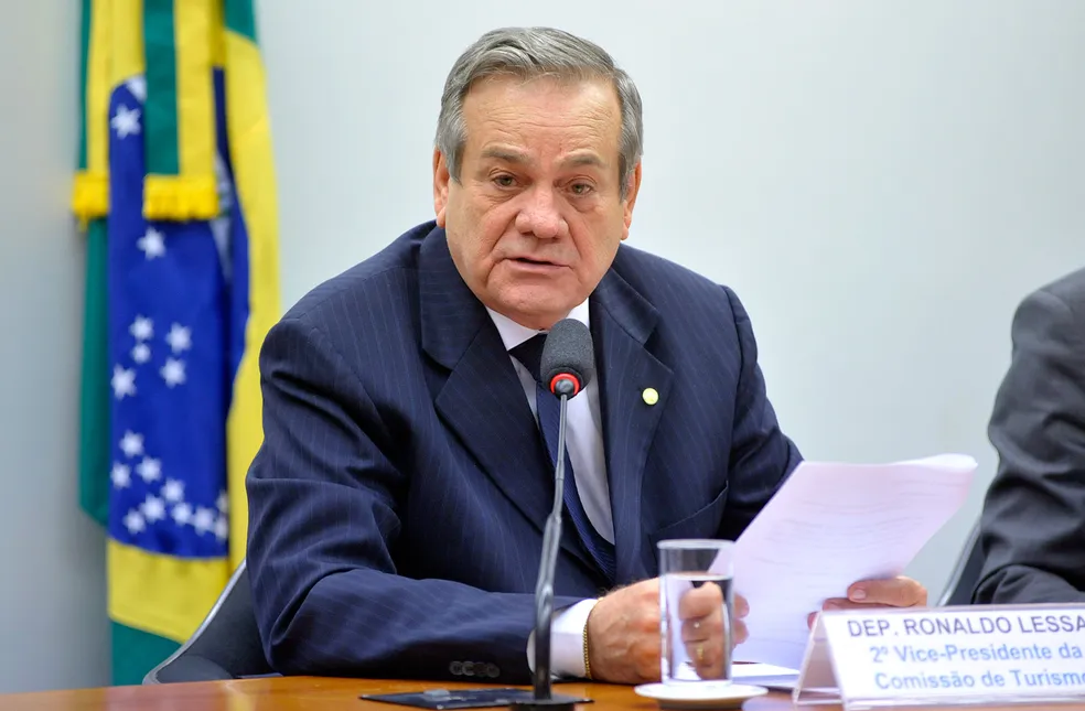 Vídeo volta a viralizar após Lessa acusar JHC de priorizar shows e abandonar servidores; veja