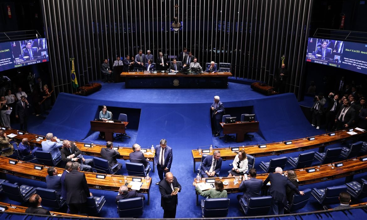 Tramitação da PEC que altera jornada de trabalho é suspensa