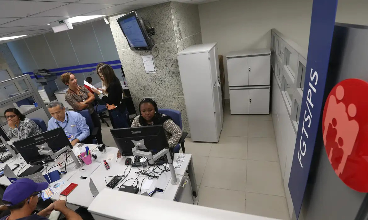 Pagamento do abono salarial PIS/Pasep começa nesta segunda