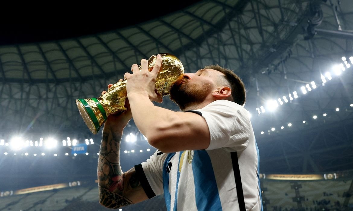 Argentina inicia Copa do Mundo com Messi e grande expectativa