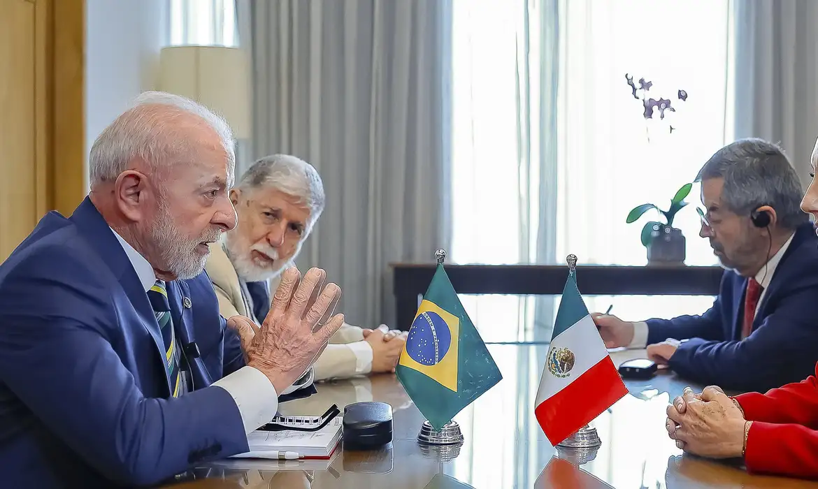 Lula aborda semelhanças entre protestos mexicanos e brasileiros Lula aborda semelhanças entre protestos mexicanos e brasileiros