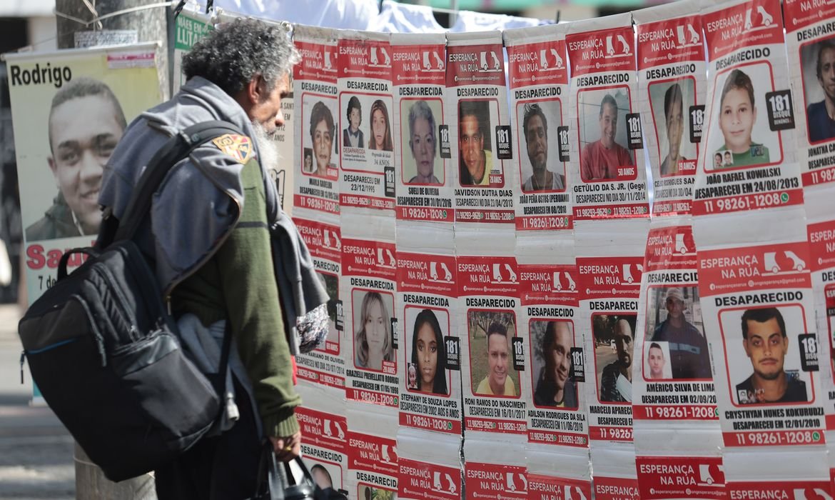 Novos Guias do Governo Visam Aumentar Busca de Pessoas Desaparecidas