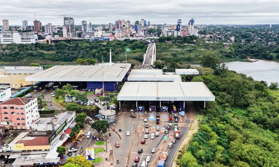 Brasil amplia cooperação policial com países vizinhos Brasil amplia cooperação policial com países vizinhos