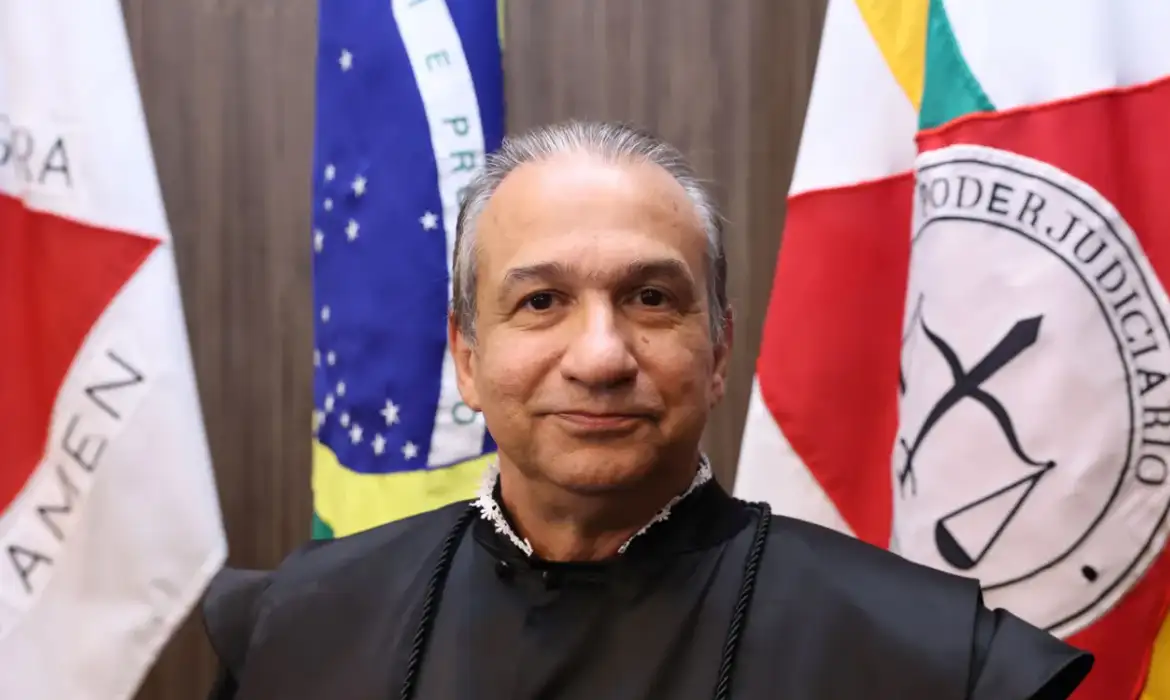 CNJ instaura processo contra desembargador por abuso