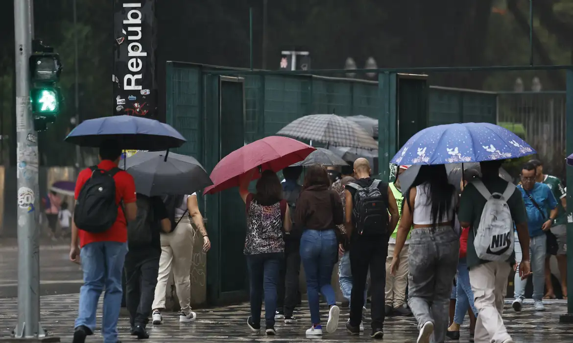 Pancadas de chuva são esperadas em todo o Brasil