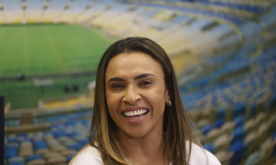 Tesouro Reserva atinge R$ 2 bilhões com apoio de Marta Tesouro Reserva atinge R$ 2 bilhões com apoio de Marta