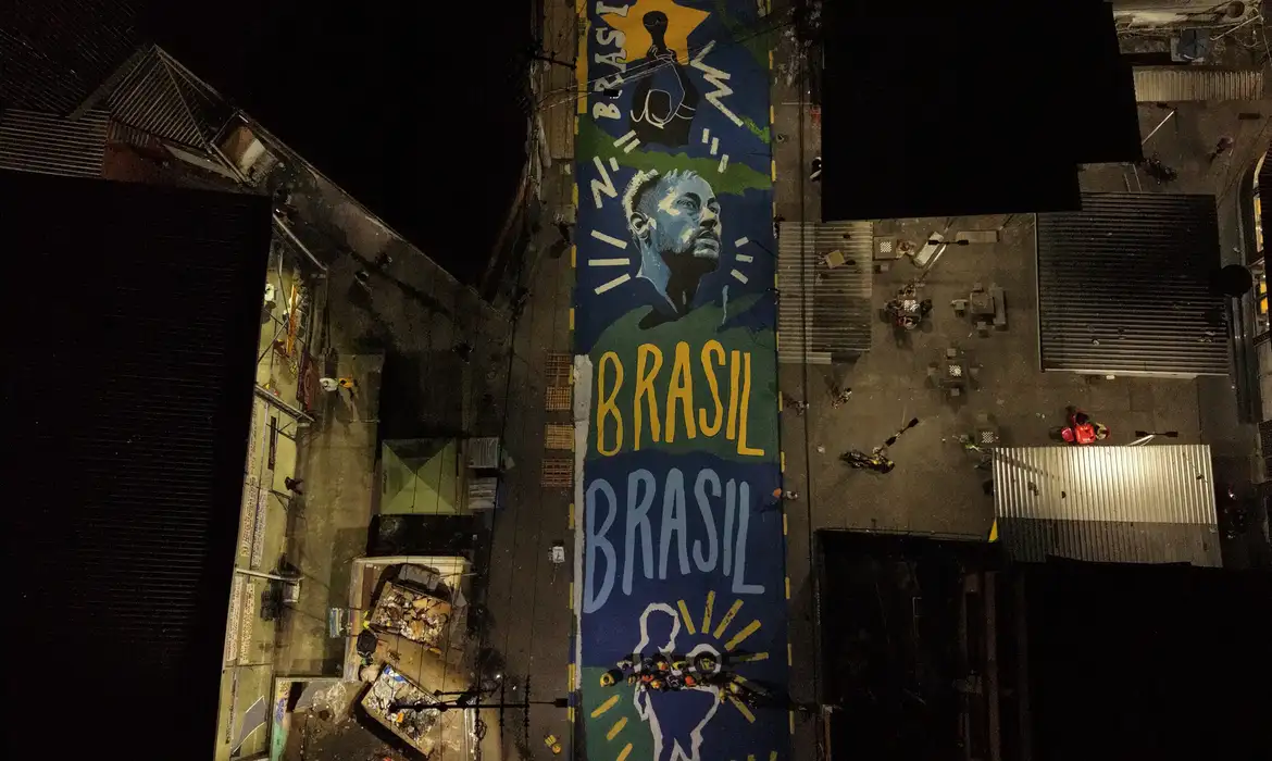 Nova pintura transforma rua marcada por tragédia no Rio