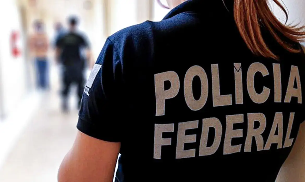 Polícia Federal apreende celulares em operação contra abuso infantil Polícia Federal apreende celulares em operação contra abuso infantil