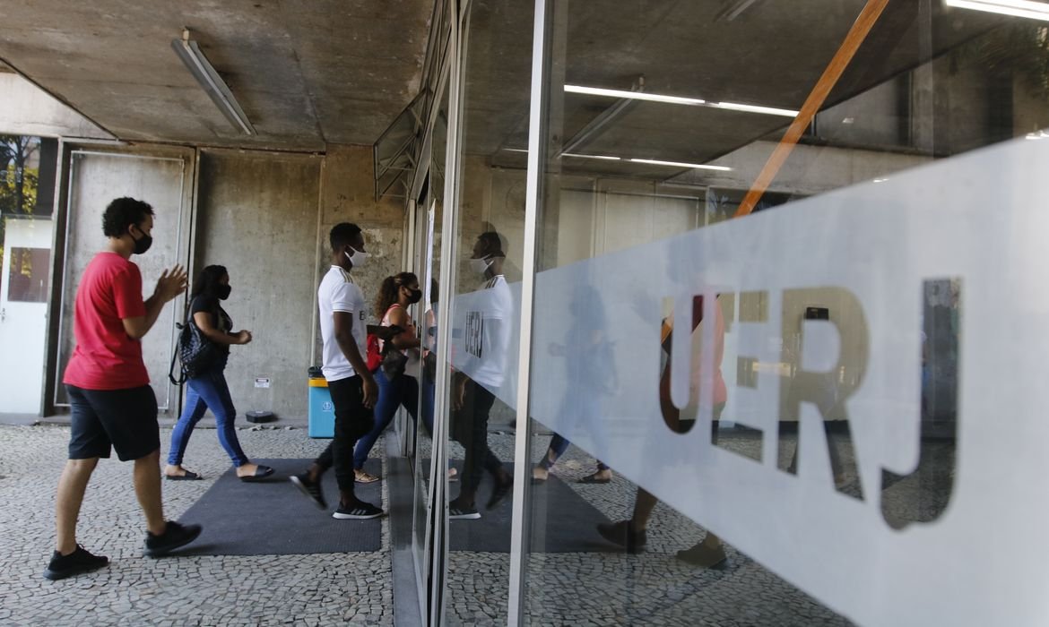 Uerj cria Observatório Social das Cotas para monitorar políticas afirmativas Uerj cria Observatório Social das Cotas para monitorar políticas afirmativas