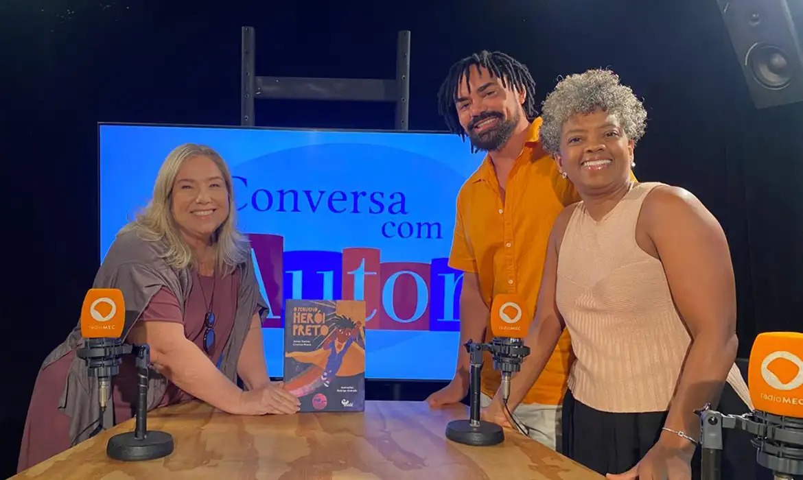 Conversas sobre letramento racial na Rádio MEC